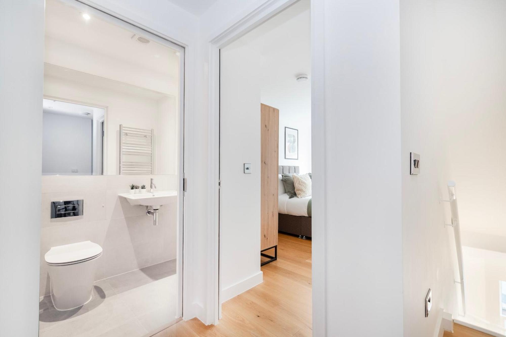 Fitzrovia & Soho - 2Br With Balcony - Cityapartmentstay 伦敦 外观 照片