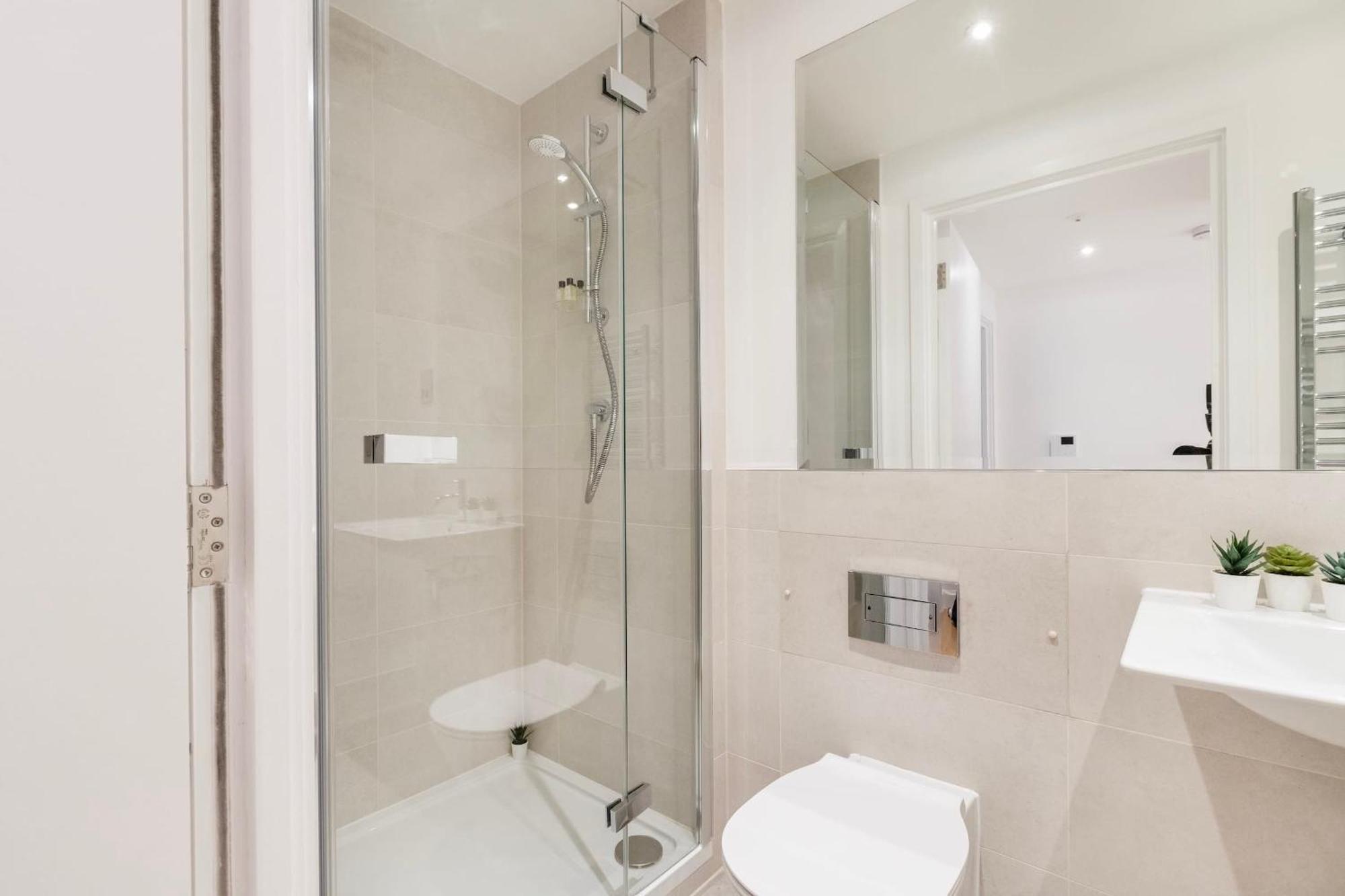 Fitzrovia & Soho - 2Br With Balcony - Cityapartmentstay 伦敦 外观 照片