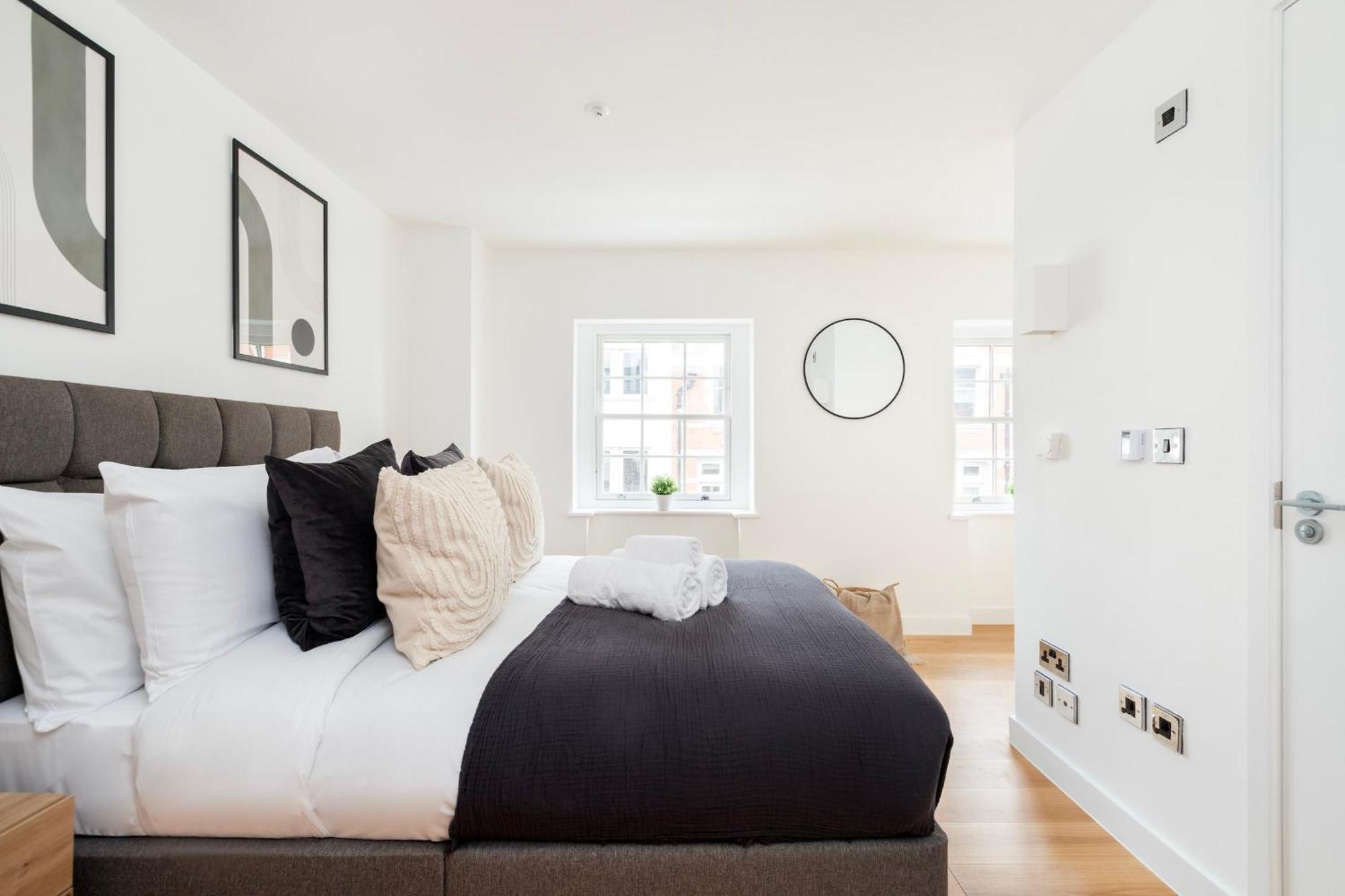 Fitzrovia & Soho - 2Br With Balcony - Cityapartmentstay 伦敦 外观 照片