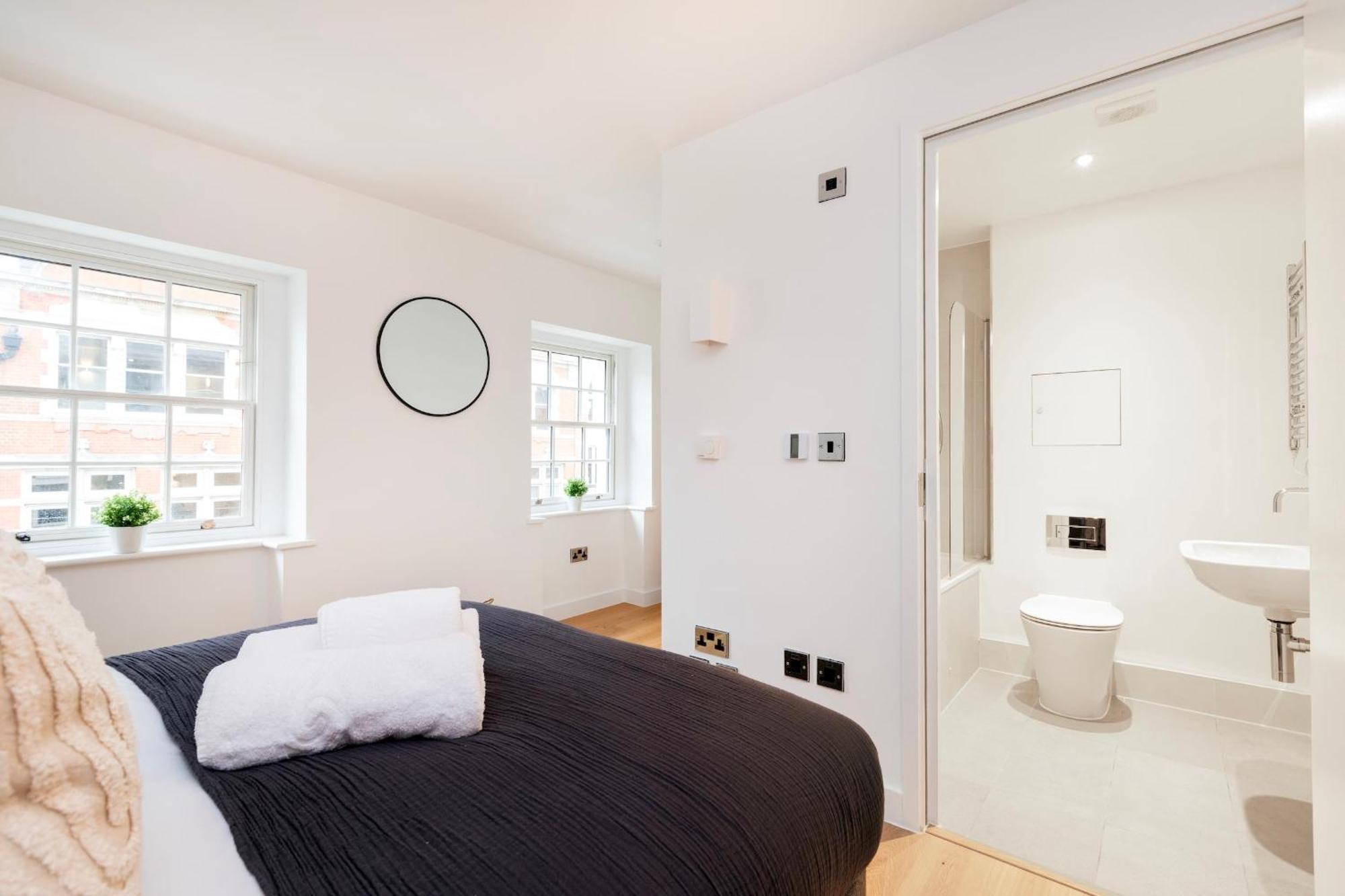 Fitzrovia & Soho - 2Br With Balcony - Cityapartmentstay 伦敦 外观 照片