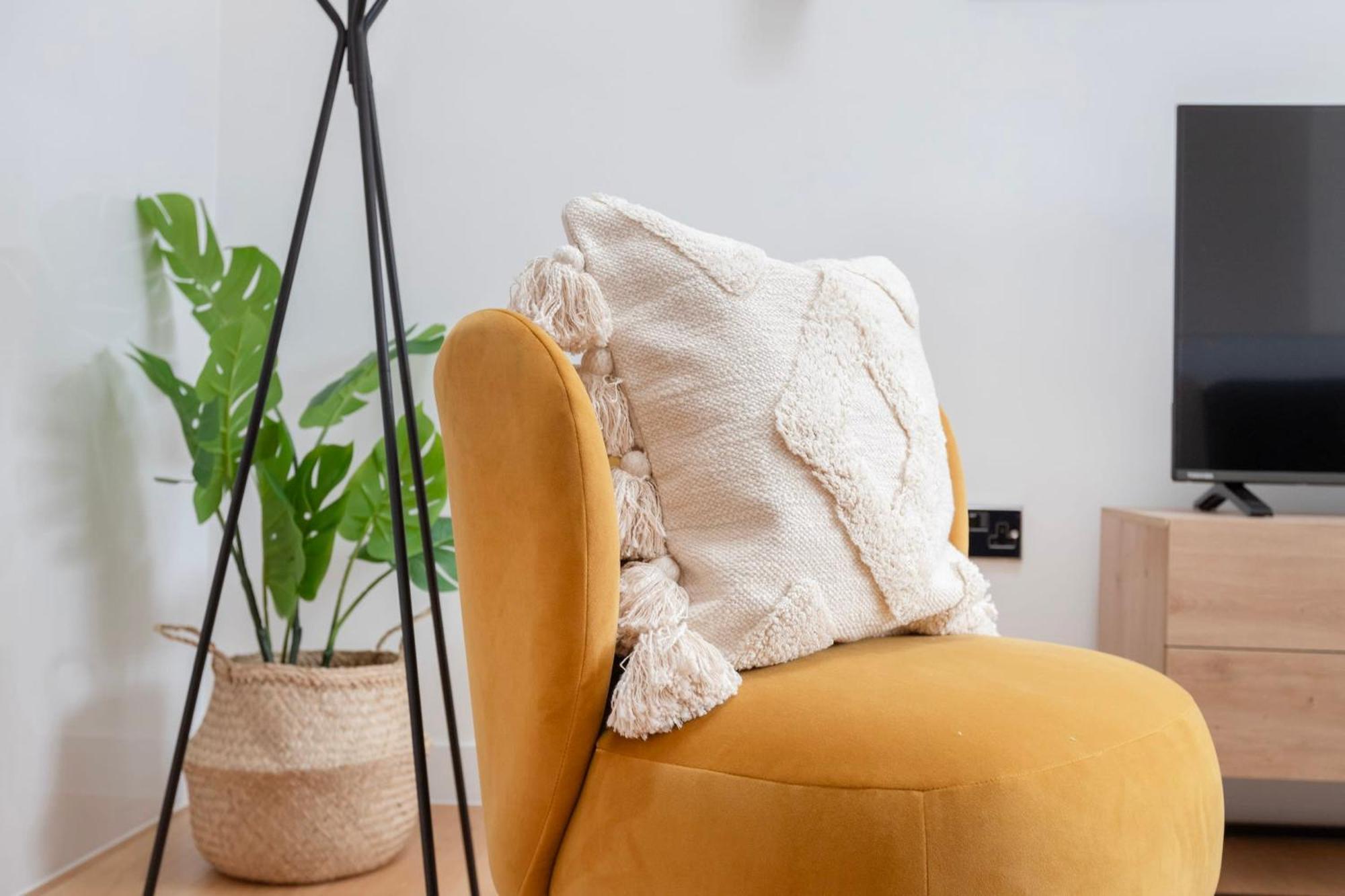 Fitzrovia & Soho - 2Br With Balcony - Cityapartmentstay 伦敦 外观 照片