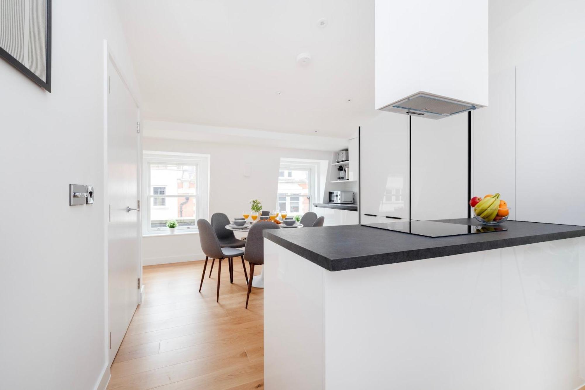 Fitzrovia & Soho - 2Br With Balcony - Cityapartmentstay 伦敦 外观 照片