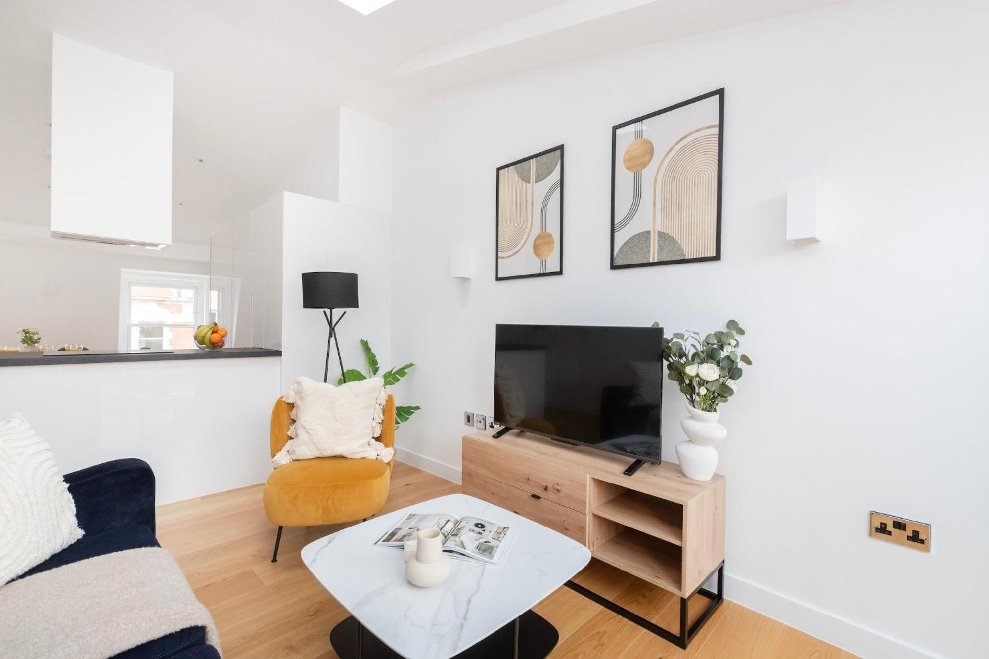 Fitzrovia & Soho - 2Br With Balcony - Cityapartmentstay 伦敦 外观 照片