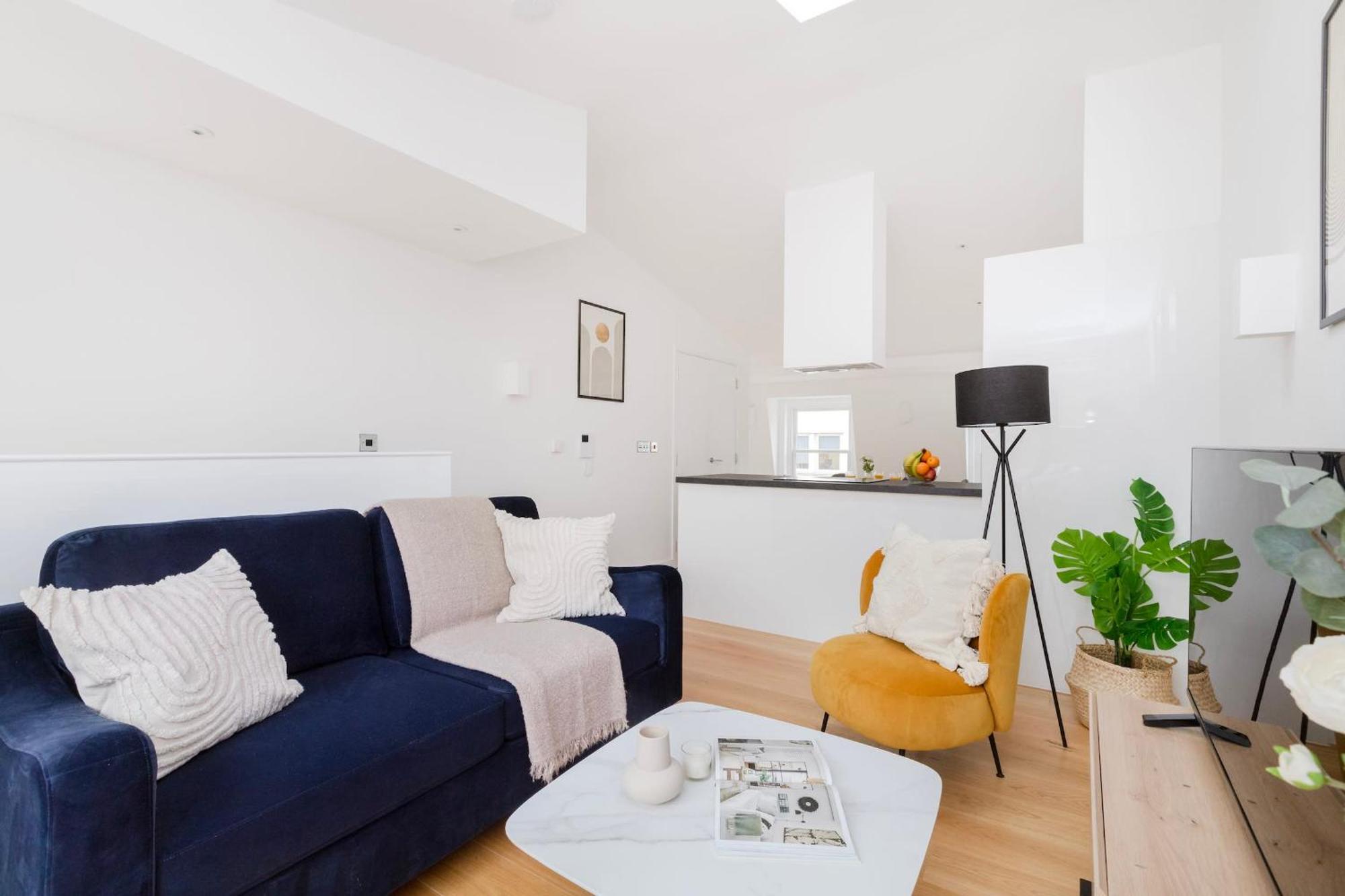 Fitzrovia & Soho - 2Br With Balcony - Cityapartmentstay 伦敦 外观 照片